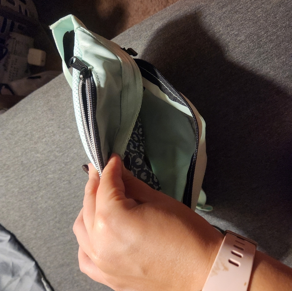 LL Bean Fanny Pack - Picture 4 of 4